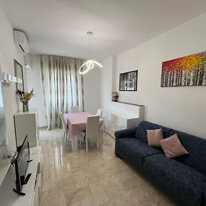 Casa Vittoria A Due Passi Da Milano , Cesano Boscone Italia