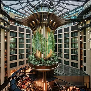 Radisson Blu Hotel, Hotel