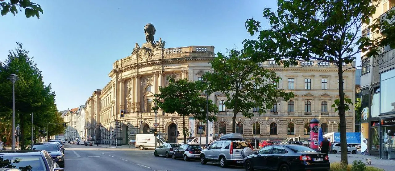 **  Hotel M68 Berlin Almanya