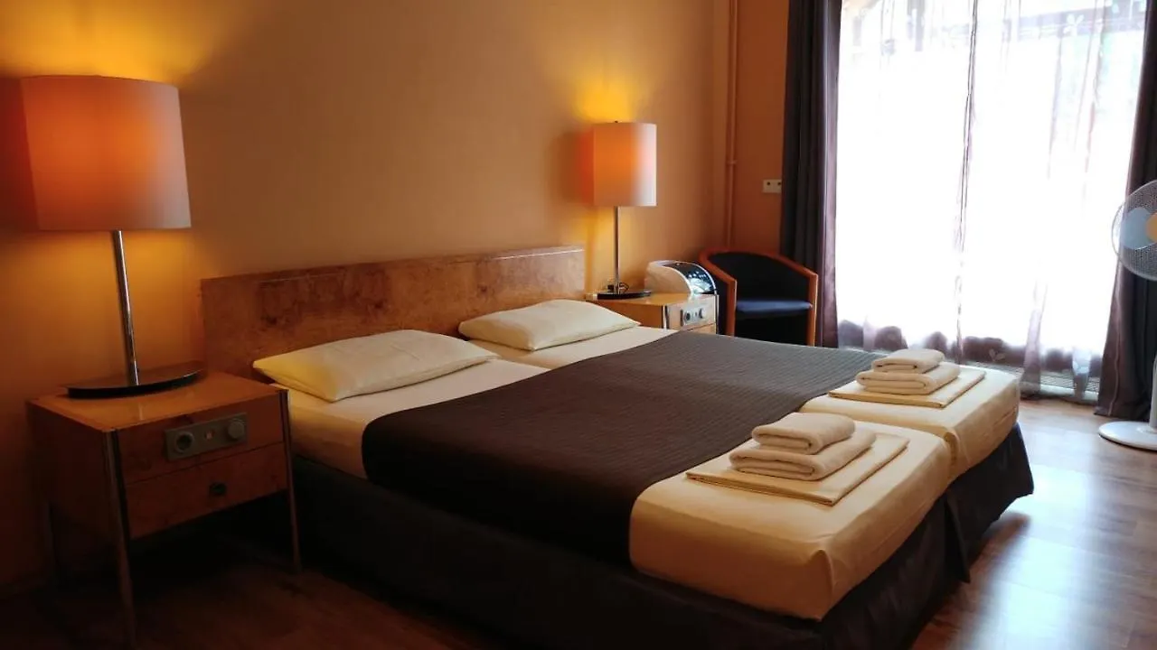 Hotel M68 Berlin 2*,